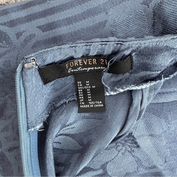 Stunning 70’s style floral open back flow halter jumpsuit size medium - Picture 10 of 11